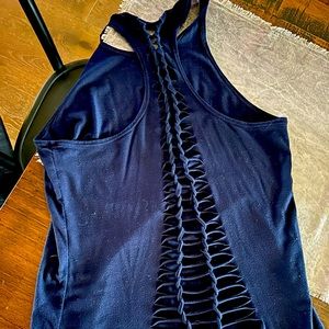 Women’s Lorna Jane tank top.